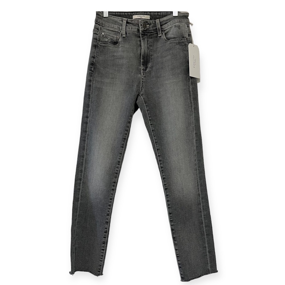 FIDELITY- NWT Gray Jeans / Denim - Size 26